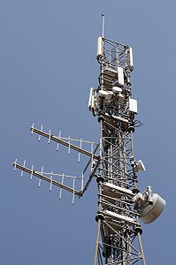 ANTENNES ET TELEPHONIE MOBILE, FRANCE 