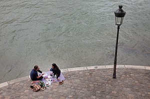 ILE SAINT-LOUIS, PARIS, FRANCE 