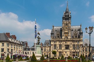 PLACE DE L'HOTEL DE VILLE, COMPIEGNE, (60) OISE, PICARDIE, FRANCE 