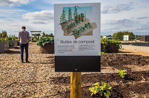 DEMONSTRATEUR D'AGRICULTURE URBAINE, SAINT-CYR L'ECOLE (78) YVELINES, ILE-DE-FRANCE, FRANCE 