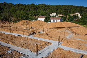 L'IMMOBILIER EN FRANCE, RIANS, (13) BOUCHES DU RHONE, PACA, FRANCE 