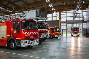 ILLUSTRATION CASERNE DE SAPEURS POMPIERS 