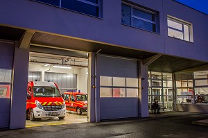 ILLUSTRATION CASERNE DE SAPEURS POMPIERS 