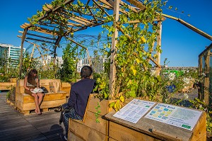 LIVING ROOF, RESIDENCE D'AGRICULTURE URBAINE, CITE DE LA MODE ET DU DESIGN 