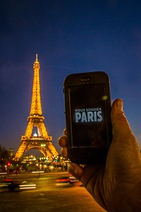 TOUR EIFFEL, NOUS SOMMES PARIS 