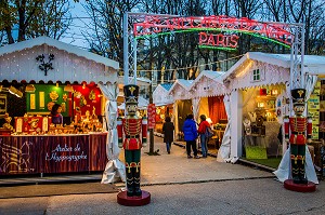 MARCHE DE NOEL, CHAMPS ELYSEE, PARIS 