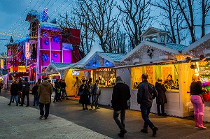 MARCHE DE NOEL, CHAMPS ELYSEE, PARIS 