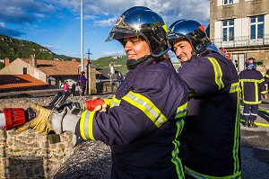 ILLUSTRATION SAPEURS POMPIERS, HOMME FEMME 