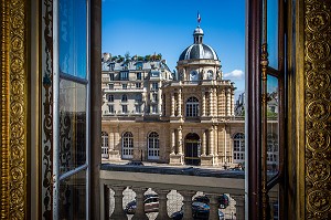 COUR D'HONNEUR DU SENAT, PALAIS DU LUXEMBOURG 