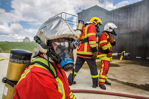 ILLUSTRATION CAISSONS A FEU, CENTRE DE FORMATION SAPEURS POMPIERS 