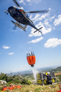 SAPEURS POMPIERS, DETACHEMENT D'INTERVENTIONS HELIPORTES FEU DE FORET 