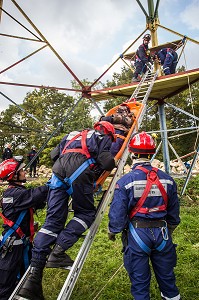 SAPEURS POMPIERS, SAUVETAGE DEBLAIEMENT 