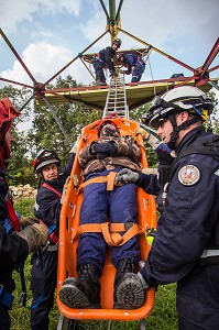 SAPEURS POMPIERS, SAUVETAGE DEBLAIEMENT 