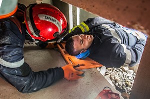 SAPEURS POMPIERS, SAUVETAGE DEBLAIEMENT 