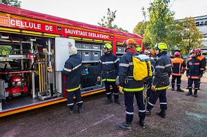 SAPEURS POMPIERS, SAUVETAGE DEBLAIEMENT 