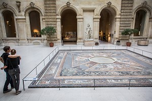 MUSEE DU LOUVRE 