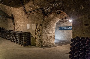 ILLUSTRATION VIN, FRANCE 