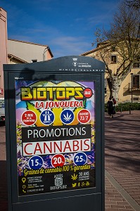 ILLUSTRATION VENTE DE GRAINES DE CANNABIS, LA JONQUERA, ESPAGNE 