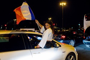 SCENE DE LIESSE APRES LA VICTOIRE DE L'EQUIPE DE FRANCE DE FOOTBALL EN DEMI FINALE, FRANCE - BELGIQUE, PARIS, FRANCE, EUROPE 