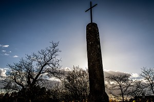 CALVAIRE DE L'EGLISE SAINT LAURENT DE CHATEL DE NEUVRE, (03) ALLIER, AUVERGNE, AUVERGNE-RHONE-ALPES 