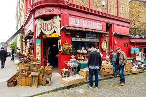 MAGASIN D'ANTIQUITES ALICE'S, RENDU CELEBRE PAR LES FILMS DE PADDINGTON, PORTOBELLO ROAD, PORTOBELLO MARKET, QUARTIER DE NOTTING HILL, LONDRES, ANGLETERRE 