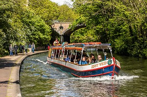 BATEAU-MOUCHE SUR REGENT'S CANAL, LONDRES, ANGLETERRE 