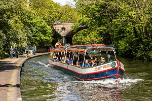 BATEAU-MOUCHE SUR REGENT'S CANAL, LONDRES, ANGLETERRE 