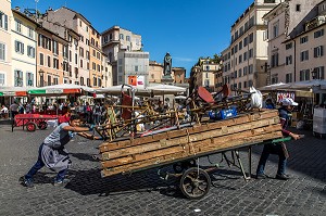 FIN DE MARCHE CAMPO DEI FIORI, ROME, ITALIE, EUROPE 