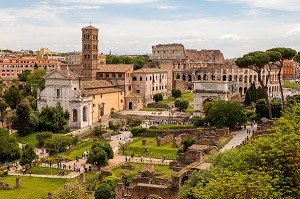 BASILIQUE SANTA FRANCESCA ROMANA, ARC DE TITUS ET COLISEE DANS LE PALATIN, BASILICA DI SANTA FRANCESCA ROMANA, ARCO DI TITO ET COLOSSEO, ROME, ITALIE, EUROPE 