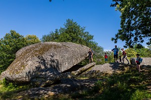 PIERRES JAUNATRES, SITE NATUREL, AMONCELLEMENT D’UNE QUARANTAINE DE SURPRENANTS BLOCS DE GRANIT, SITE CLASSE, UNE DES PROMENADES FAVORITES DE GEORGE SAND EN COMPAGNIE DE CHOPIN, (23) CREUSE, NOUVELLE AQUITAINE, FRANCE 