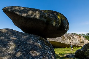 PIERRES JAUNATRES, SITE NATUREL, AMONCELLEMENT D’UNE QUARANTAINE DE SURPRENANTS BLOCS DE GRANIT, SITE CLASSE, UNE DES PROMENADES FAVORITES DE GEORGE SAND EN COMPAGNIE DE CHOPIN, (23) CREUSE, NOUVELLE AQUITAINE, FRANCE 