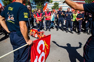 MANIFESTATION DE SAPEURS POMPIERS PROFESSIONNELS A L'APPEL DE LA CGT EN MARGE DU CONGRES NATIONAL DES SAPEURS POMPIERS DE FRANCE, VANNES, LE 20/09/19 