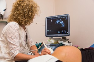 CONSULTATION DE GYNECOLOGIE, MATERNITE DES LILAS, (93) SEINE-SAINT-DENIS, ILE-DE-FRANCE 