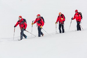 CARAVANE TERRESTRE DE SAUVETEURS, EXERCICE NATIONAL SAPEURS-POMPIERS DE SECOURS EN AVALANCHE, COL DU LAUTARET, HAUTES ALPES (05) 