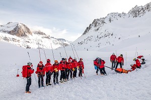 VAGUE DE SONDEURS, SECOURISTES, EXERCICE NATIONAL SAPEURS-POMPIERS DE SECOURS EN AVALANCHE, COL DU LAUTARET, HAUTES ALPES (05) 