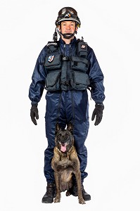 TENUE DE CONDUCTEUR CYNOTECHNIQUE SAPEURS-POMPIERS ET SON CHIEN BERGER BELGE MALINOIS, TENUE DE RECHERCHE DE PERSONNES ENSEVELIES 