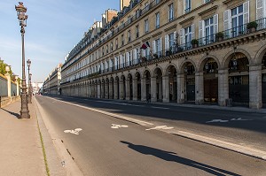 RUE DE RIVOLI VIDE LORS DU CONFINEMENT DE LA PANDEMIE DU COVID 19, PARIS, ILE DE FRANCE 