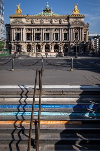 SORTIE DU RER DESERTE, PLACE DE L’OPERA LORS DU CONFINEMENT DE LA PANDEMIE DU COVID 19, PARIS, ILE DE FRANCE 