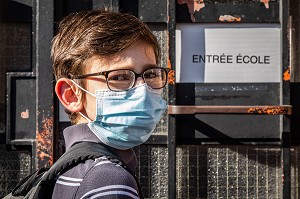 ILLUSTRATION RETOUR A L'ECOLE, RENTREE SCOLAIRE APRES CONFINEMENT LORS DU CONFINEMENT DE LA PANDEMIE DU COVID 19, CHARENTON LE PONT, ILE DE FRANCE, FRANCE, EUROPE 