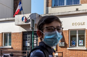 ILLUSTRATION RETOUR A L'ECOLE, RENTREE SCOLAIRE APRES CONFINEMENT LORS DU CONFINEMENT DE LA PANDEMIE DU COVID 19, CHARENTON LE PONT, ILE DE FRANCE, FRANCE, EUROPE 