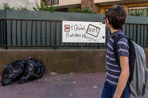 ILLUSTRATION RETOUR A L'ECOLE, RENTREE SCOLAIRE APRES CONFINEMENT LORS DU CONFINEMENT DE LA PANDEMIE DU COVID 19, CHARENTON LE PONT, ILE DE FRANCE, FRANCE, EUROPE 