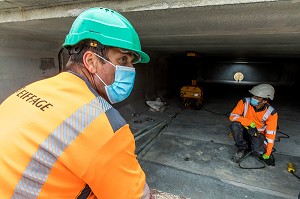 REPRISE DE L'ACTIVITE SUR UN CHANTIER BTP, DESORMAIS LE PORT DU MASQUE OBLIGATOIRE, LORS DE LA PANDEMIE DU COVID 19 