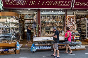 MAGASIN DE LA CHAPELLE, MAGASIN DE SOUVENIRS MONASTIQUE, LOURDES, (65) HAUTES PYRENEES, NOUVELLE AQUITAINE, FRANCE 