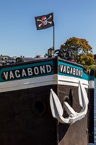 PENICHE QUAI DE LA MARINE, AUXERRE, YONNE, BOURGOGNE, FRANCE 