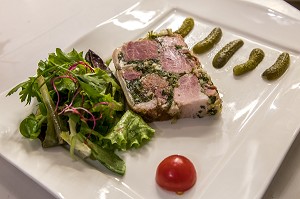 JAMBON PERSILLE, RESTAURANT LE RENDEZ VOUS, AUXERRE, YONNE, BOURGOGNE, FRANCE 