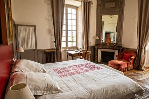 CHAMBRE D'HOTES, ABBAYE DE REIGNY, ANCIENNE ABBAYE CISTERCIENNE, VERMENTON, YONNE, BOURGOGNE, FRANCE 