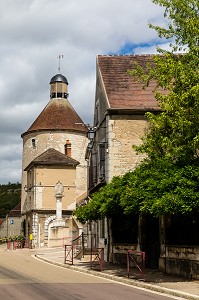 TOUR DU MERIDIEN, VERMENTON, YONNE, BOURGOGNE, FRANCE 