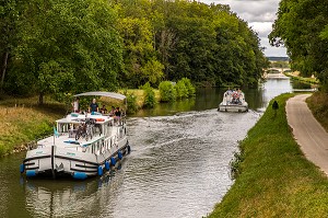 CANAL DU NIVERNAIS, ECLUSE DES DAMES, YONNE, BOURGOGNE, FRANCE 