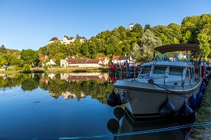 PORT FLUVIAL CANAL DU NIVERNAIS, CHATEL CENSOIR, YONNE, BOURGOGNE, FRANCE 