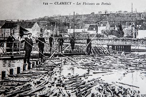 CARTE POSTALES ANCIENNE ILLUSTRANT LES FLOTTEURS ET LE FLOTTAGE DU BOIS, SALLES DEDIEES AU FLOTTAGE DU BOIS, MUSEE ROMAIN ROLLAND, CLAMECY, NIEVRE, BOURGOGNE, FRANCE 